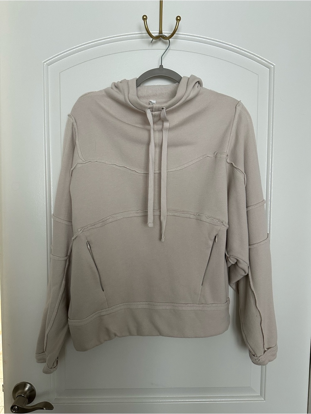 ALO Yoga Cream Fleece-Lined Pullover Hoodie